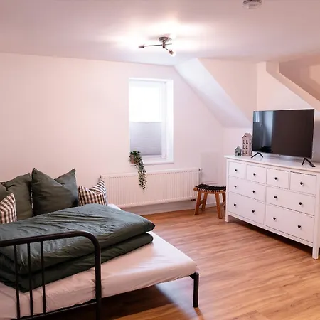 Zentrale Maisonette-wohnung In Tbb Apartment
